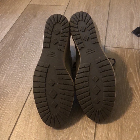 Toms Melrose Wedge Bootie. Taupe/Stone. Size 6. - Picture 13 of 13